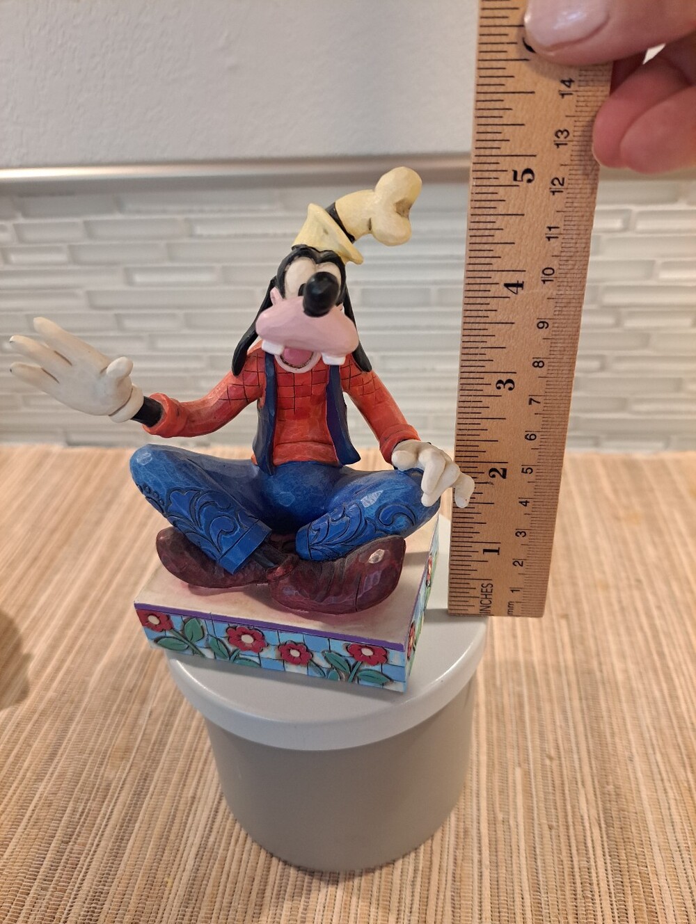 Jim Shore Disney Traditions Goofy “Gawrsh!” figurine, item #4011752, - Picture 6 of 7